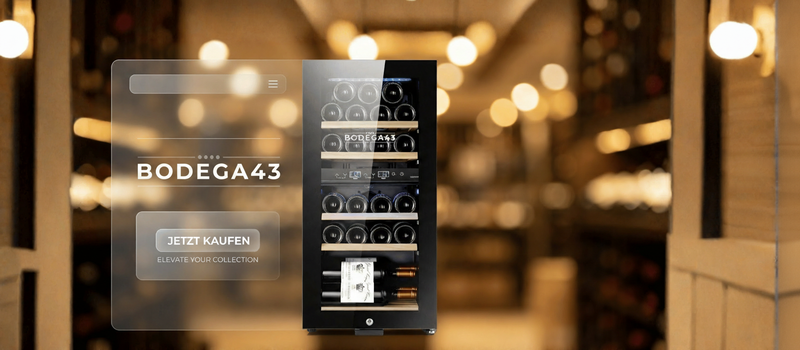 Bodega43 Weinkühlschrank mit geschlossener Glastür und beleuchteten Weinfächern