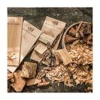 Big Green Egg Grillplanken aus Erle und Zeder mit Räucherchips und Holzstücken