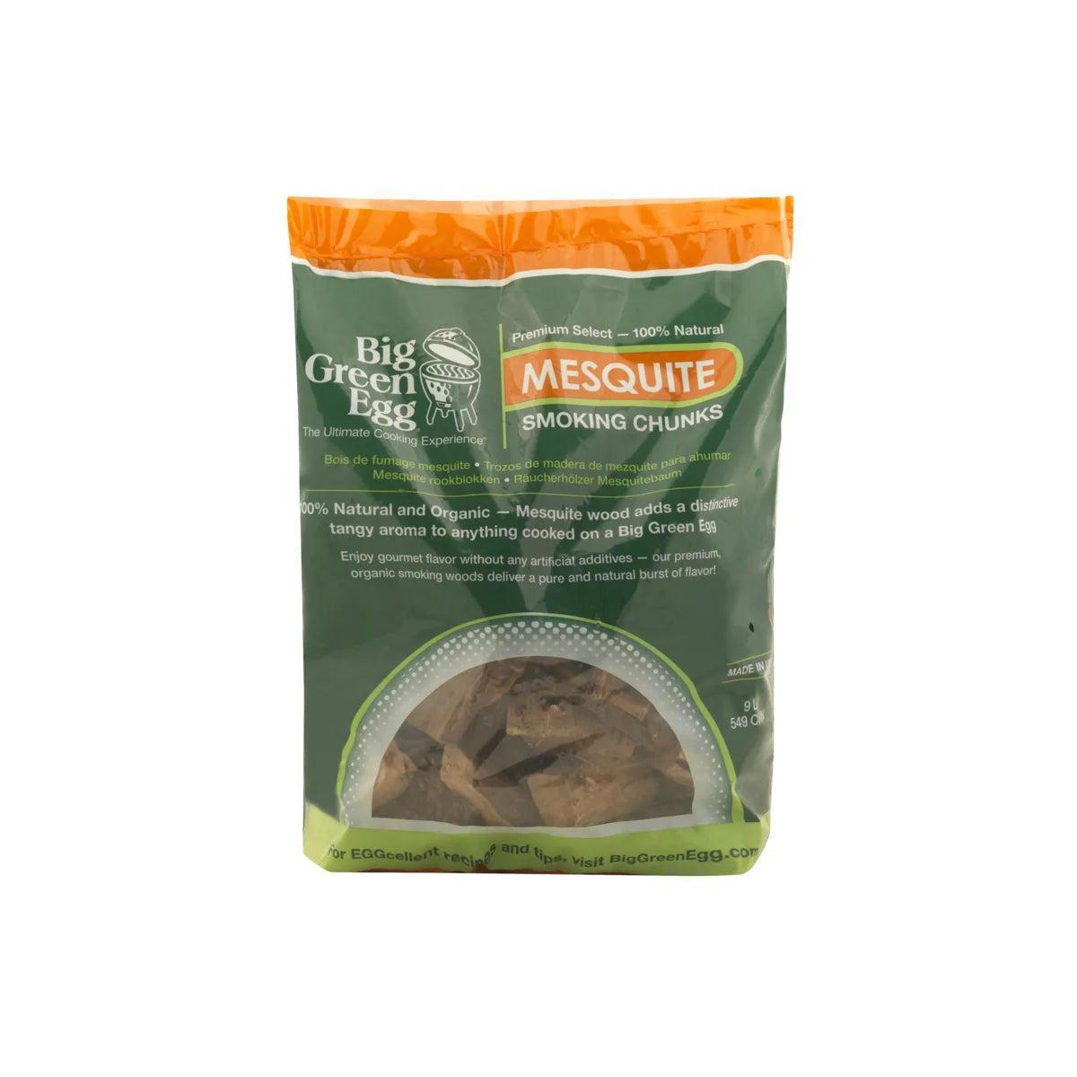 Beutel Big Green Egg Mesquite Smoking Chunks mit Sichtfenster auf die Räucherholzstücke