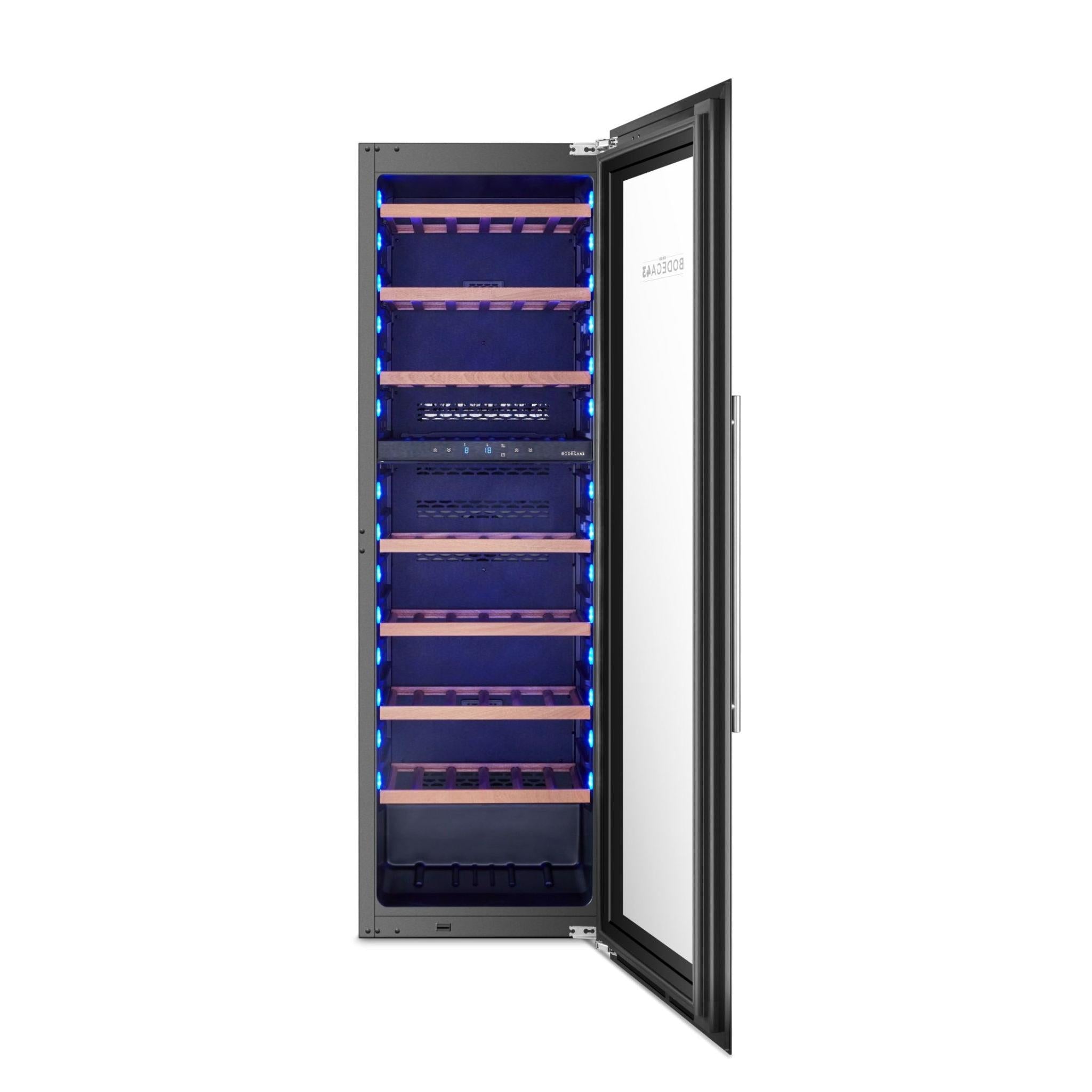 Bodega 43 Weinklimaschrank B43100R geöffnet, leerer Innenraum mit Holzregalen, blaue LED-Beleuchtung, Glastür