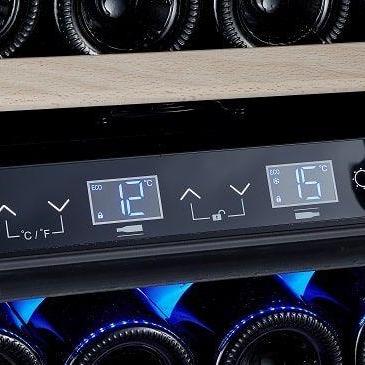 Doppel-Display des Bodega 43 B4322R mit zwei Temperaturanzeigen in Nahaufnahme
