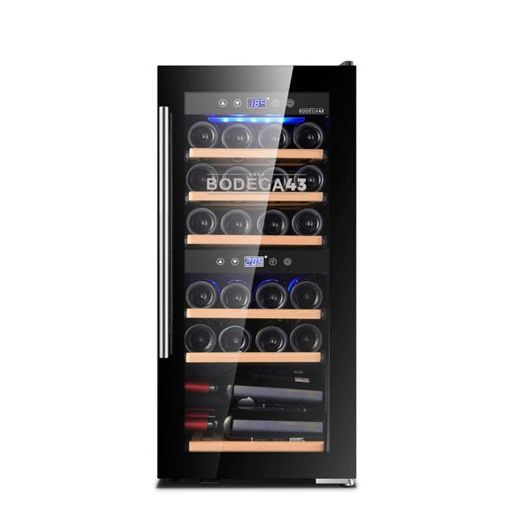 Bodega 43 Weinklimaschrank B4324R frontal, voll mit Weinflaschen, zwei Zonen mit getrennter Anzeige