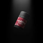 Bio Cranberry Lemon Teedose von miori mit beerenrotem Etikett, schräg schwebend vor schwarzem Hintergrund