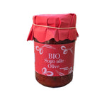 miori Bio Sugo alle Olive im Glas mit rosa Papierdeckel und Oliven-Etikett, sichtbare stückige Tomatensauce, 290 Gramm
